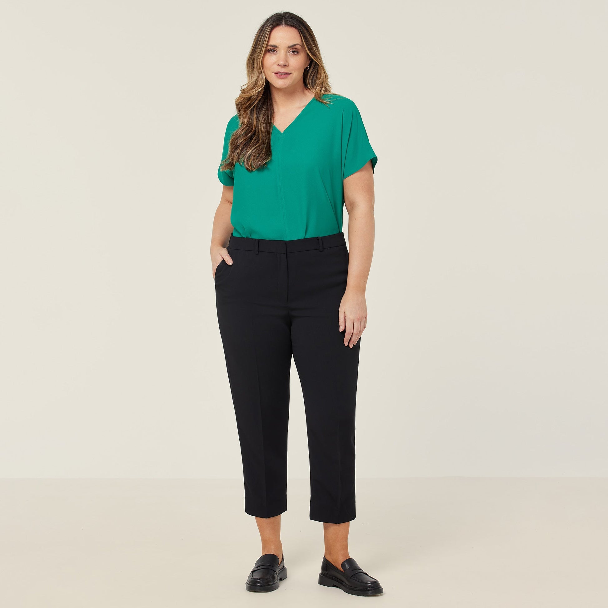 NNT Women's Black Crepe Stretch High-Waist Cropped 3/4 Pant